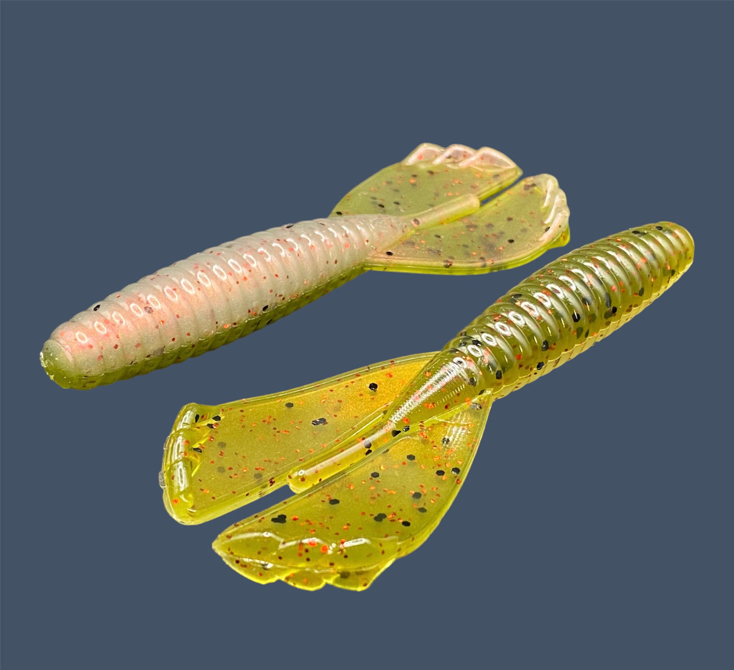 Soft plastic Grub 3.5-inch with twin-kicking tails, ideal for Texas rig, Carolina rig, and as a trailer, in Watermelon Red Pearl